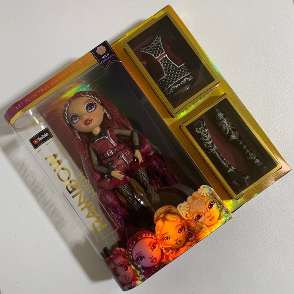 Rainbow High Mila Berrymore Fashion Doll with Accessories-New - Picture 3 of 10